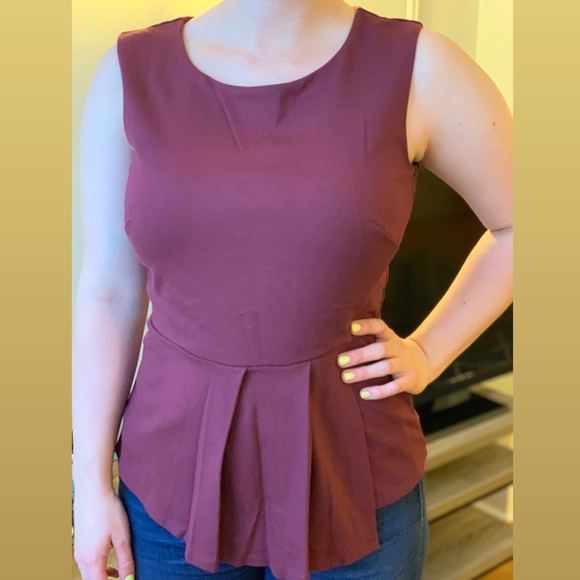 Halogen Tops - Maroon Halogen Peplum Sleeveless Top - Medium